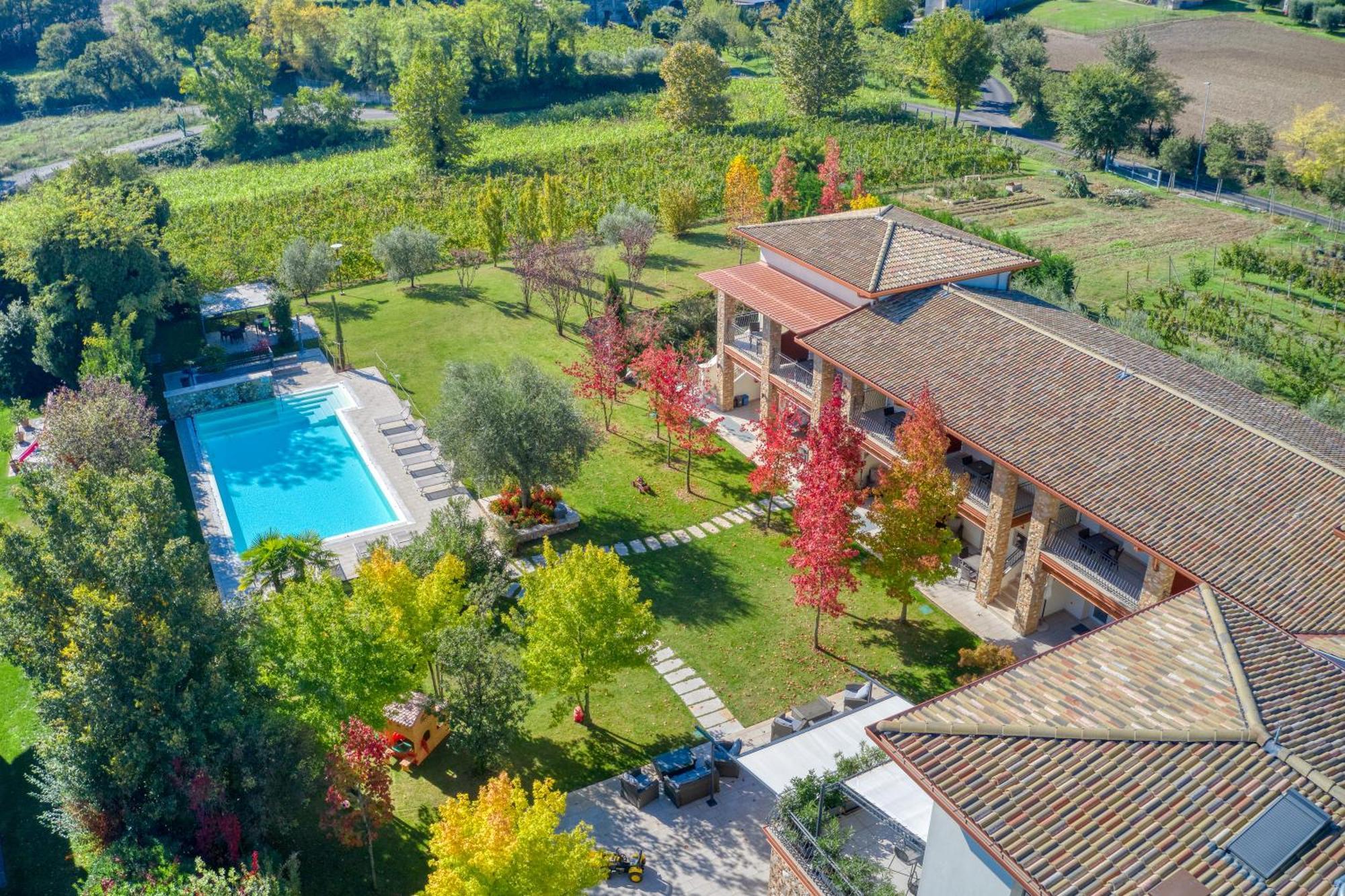 Agriturismo Corte Aurea Desenzano del Garda Luaran gambar