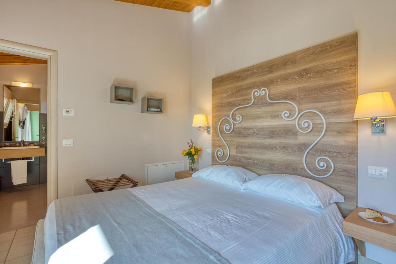 Agriturismo Corte Aurea Desenzano del Garda Luaran gambar